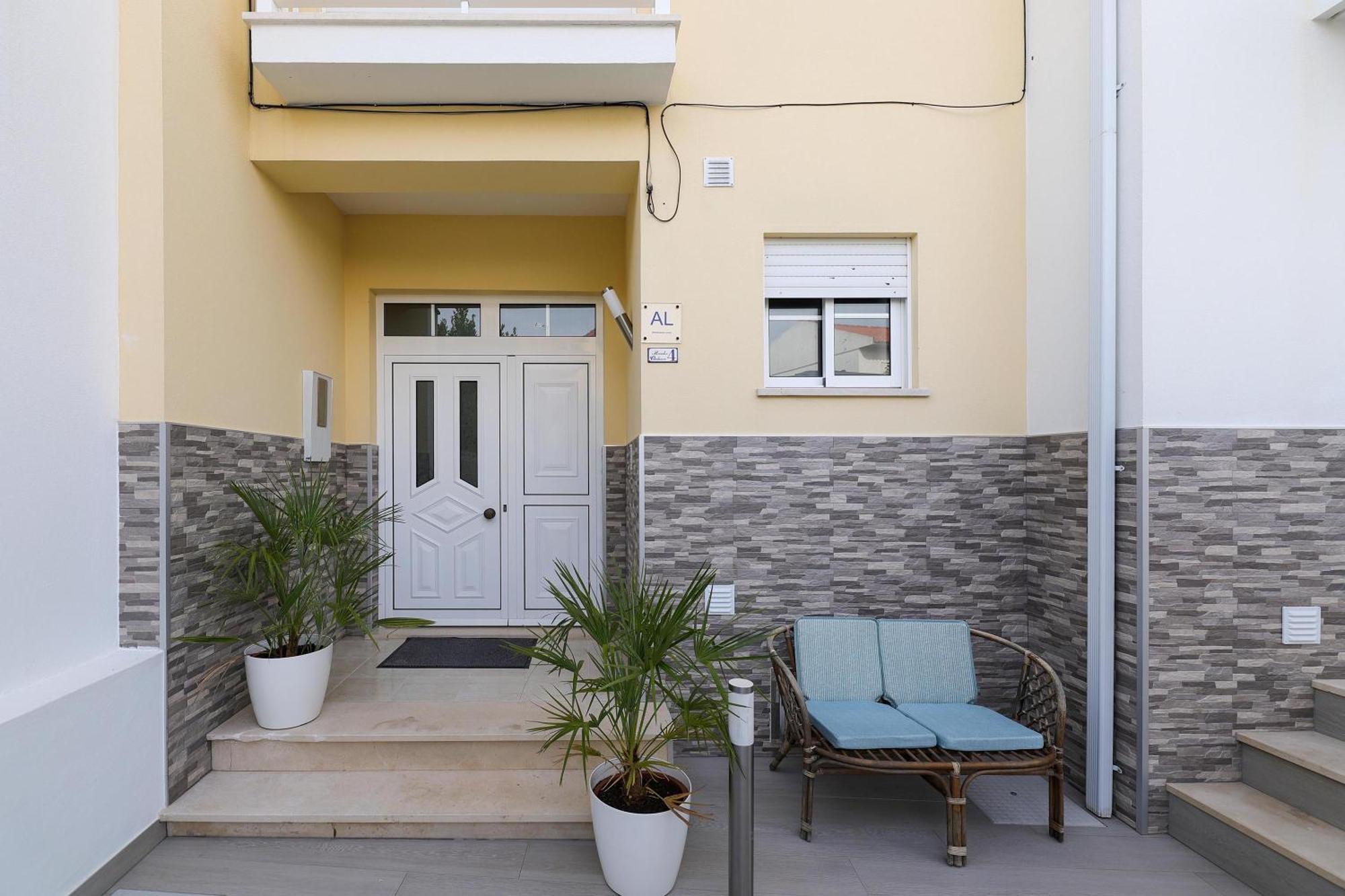 Moradia Chicharro Hotel Назаре Екстериор снимка
